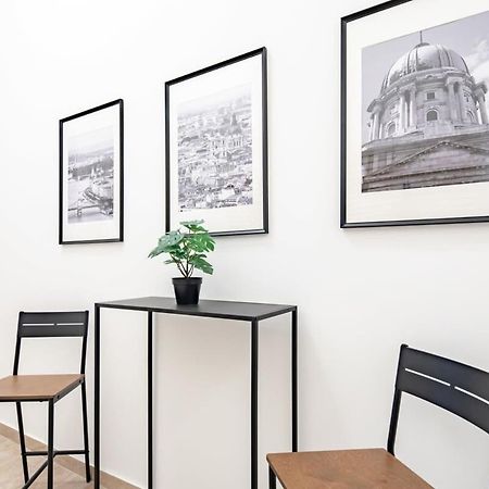 Central - New - Comfy Ac Studio Budapest Esterno foto