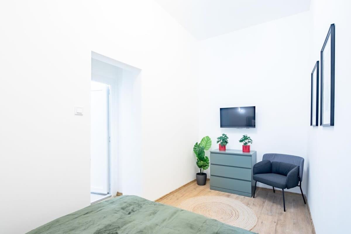 Central - New - Comfy Ac Studio Budapest Esterno foto