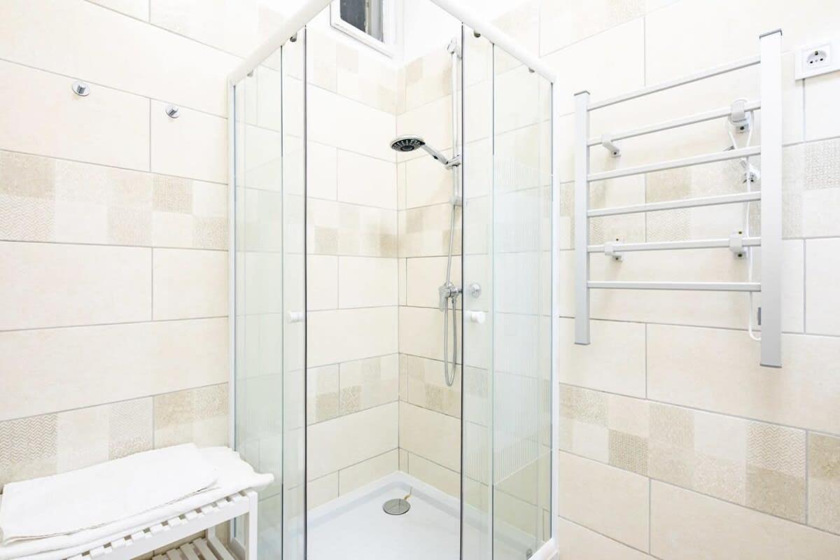 Central - New - Comfy Ac Studio Budapest Esterno foto