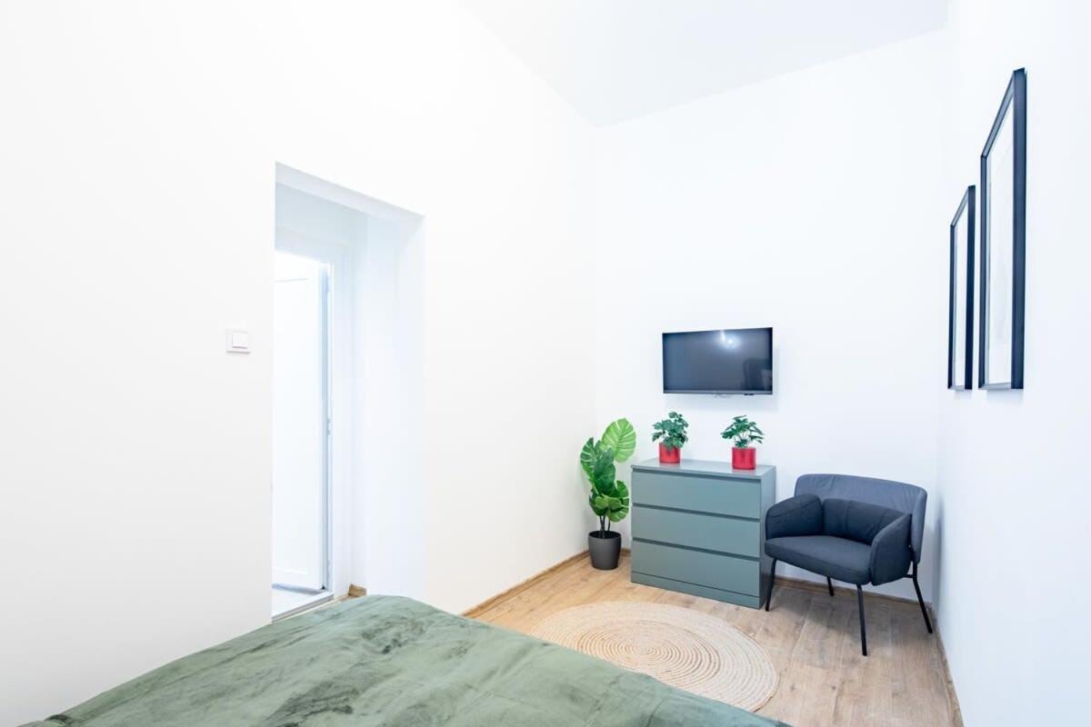 Central - New - Comfy Ac Studio Budapest Esterno foto
