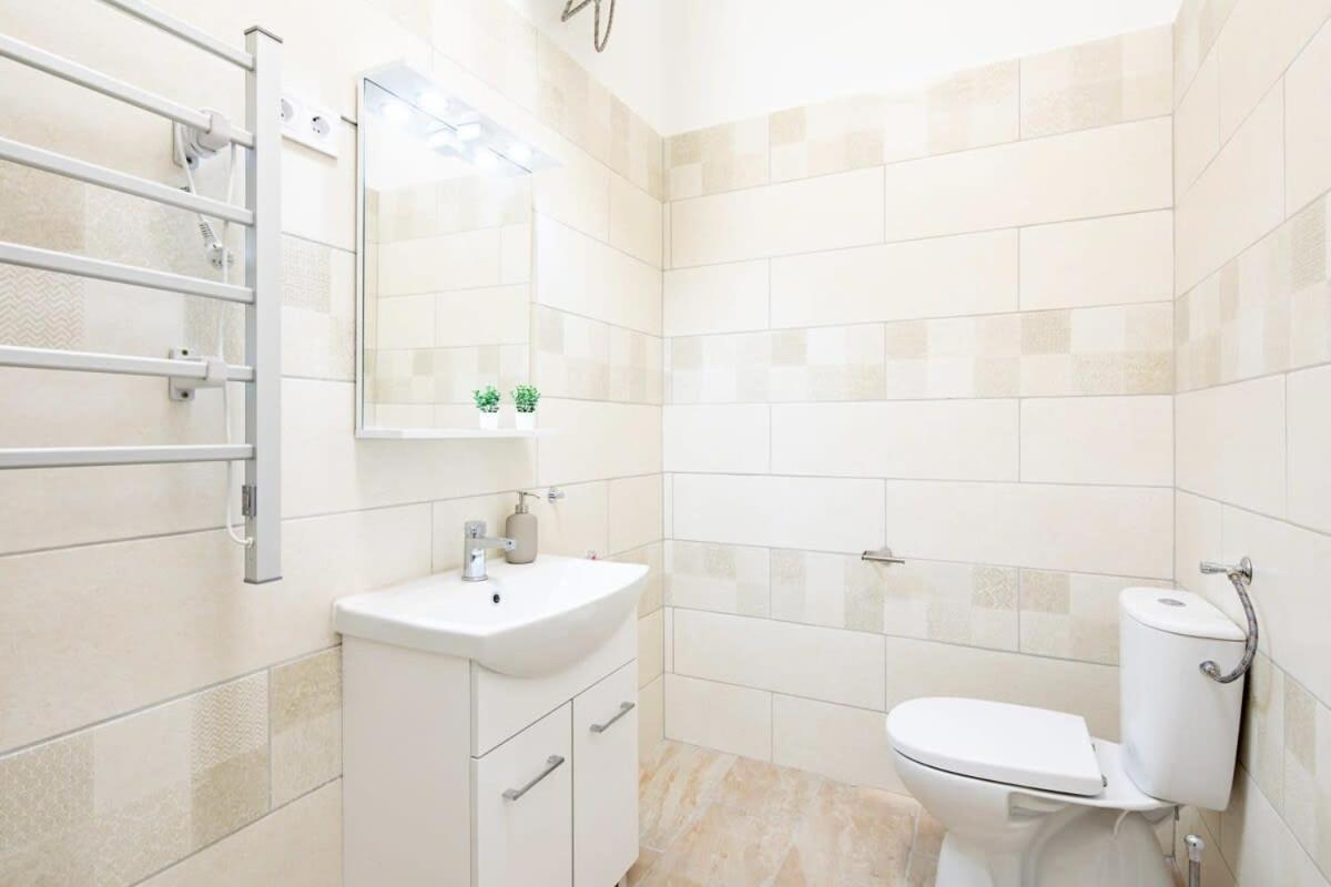 Central - New - Comfy Ac Studio Budapest Esterno foto